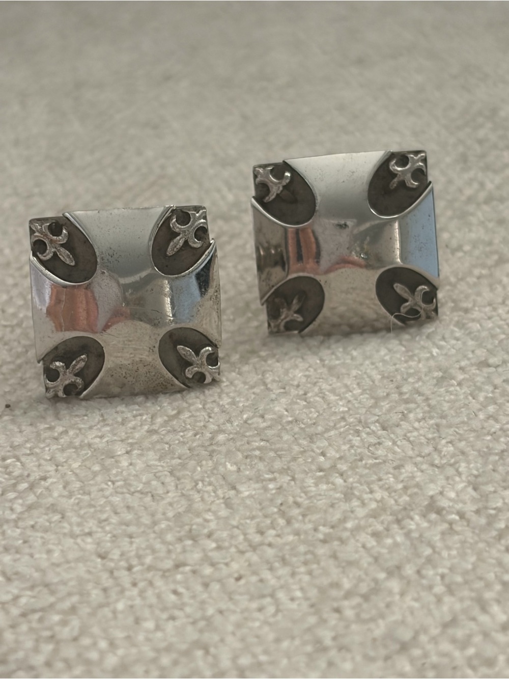 Sterling Silver Cufflinks Square Fleur de Lis
Polished Men Women Vintage Loyalty